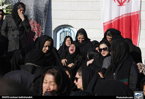 تشییع کوهنوردان خراسانی جان باخته‌ در بهمن اشترانکوه / عکس:محسن بخشنده / شهرآرا
