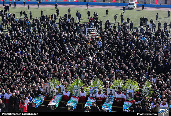 تشییع کوهنوردان خراسانی جان باخته‌ در بهمن اشترانکوه / عکس:محسن بخشنده / شهرآرا