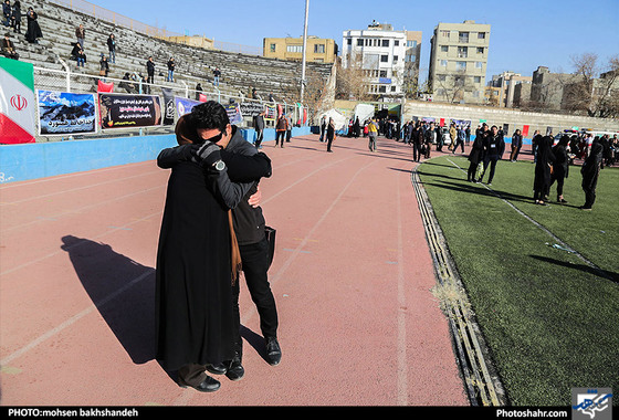تشییع کوهنوردان خراسانی جان باخته‌ در بهمن اشترانکوه / عکس:محسن بخشنده / شهرآرا