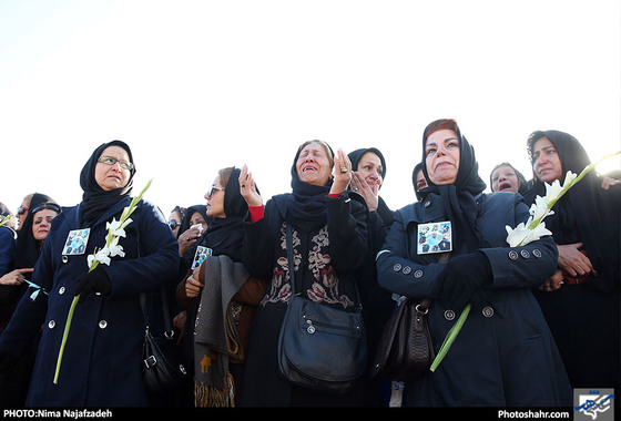 تشییع کوهنوردان خراسانی جان باخته‌ در بهمن اشترانکوه -2  / عکس:نیما نجف زاده / شهرآرا