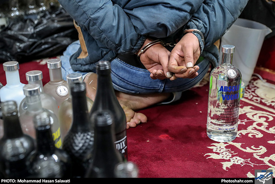 گزارش تصویری / پلمپ لابراتوار بزرگ تولید مشروبات الکلی در مشهد/ عکس: محمد حسن صلواتی /شهرآرا