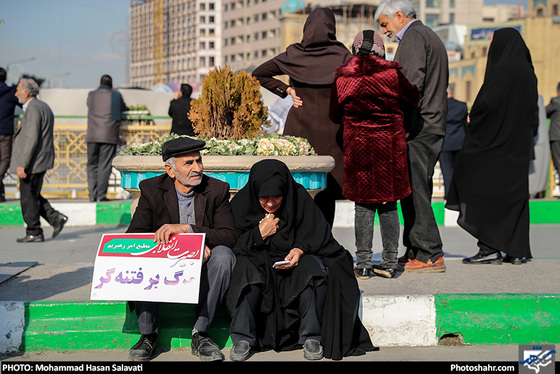 گزارش تصویری / راهپیمایی مردم مشهد در محکومیت اغتشاشات اخیر / عکس : محمد حسن صلواتی /شهرآرا