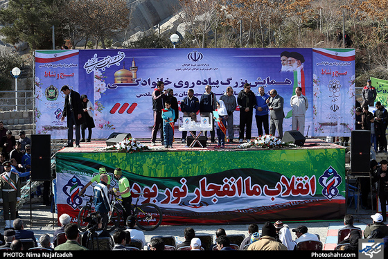 همایش بزرگ پیاده‌ روی خانوادگی در بوستان کوهسنگی / عکس: نیما نجف زاده / شهرآرا