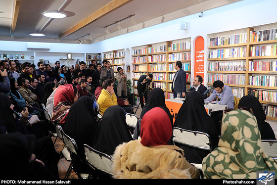 گزارش تصویری / رونمایی و جشن امضاء جدیدترین رمان رضا امیرخانی / عکس :‌ محمد حسن صلواتی /شهرآرا