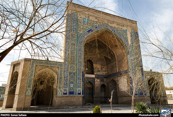 مصلی پایین خیابان / عکس: ساناز صفائی / شهرآرا