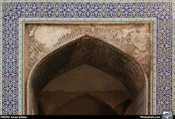 مصلی پایین خیابان / عکس: ساناز صفائی / شهرآرا