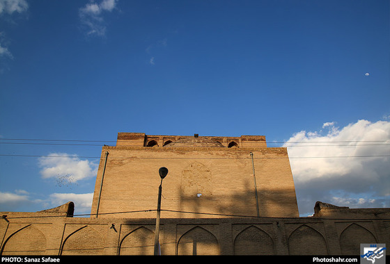 مصلی پایین خیابان / عکس: ساناز صفائی / شهرآرا