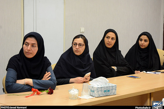 حضور سرکار خانم گندمی، عضو شورای شهرو خانم جراح مشاور امور بانوان شهردار در تحریریه روزنامه شهرآرا به مناسبت روز زن