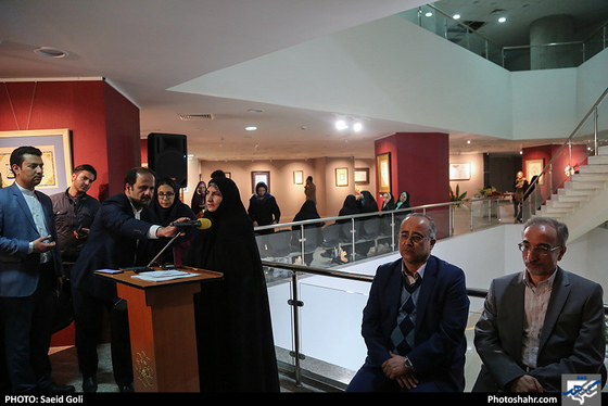  آئین گشایش نگارخانه شهر و افتتاح نمایشگاه آثار بانوان هنرمند مشهد مقدس / عکس: سعیدگلی / شهرآرا