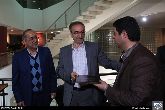  آئین گشایش نگارخانه شهر و افتتاح نمایشگاه آثار بانوان هنرمند مشهد مقدس / عکس: سعیدگلی / شهرآرا
