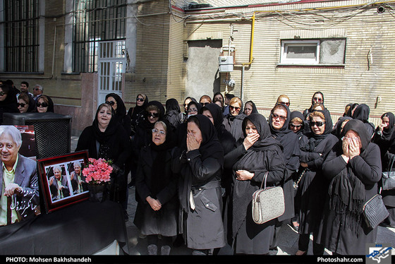 تشییع پیکر جهانگیر زنده دل از پیشکسوتان فوتبال مشهد /
 عکس: محسن بخشنده / شهرآرا
