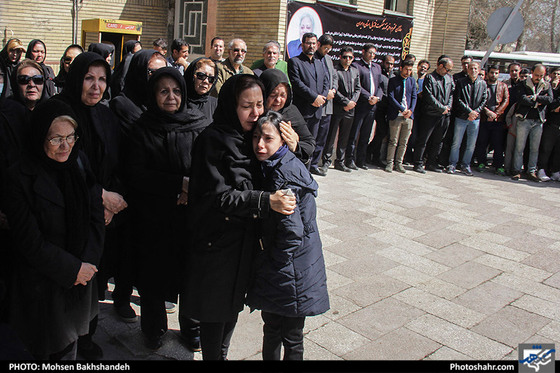 تشییع پیکر جهانگیر زنده دل از پیشکسوتان فوتبال مشهد /
 عکس: محسن بخشنده / شهرآرا