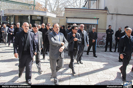 تشییع پیکر جهانگیر زنده دل از پیشکسوتان فوتبال مشهد /
 عکس: محسن بخشنده / شهرآرا