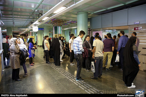 سرویس دهی قطار شهری در ایام نوروز / عکس: نیما نجف زاده / شهرآرا