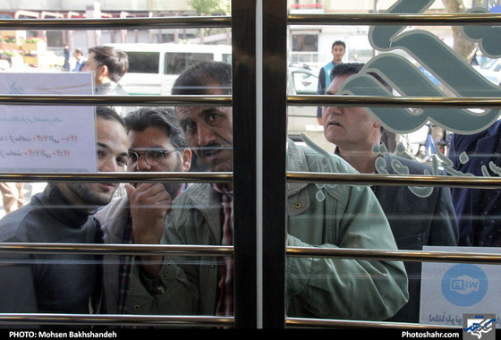 بازسازی صحنه سرقت از دو بانک در مشهد / عکس: محسن بخشنده / شهرآرا
