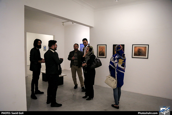 نمایشگاه نقاشی های رضاجنگی با موضوع "پرندگی" درگالری آرتین/ عکس: سعید گلی / شهرآرا