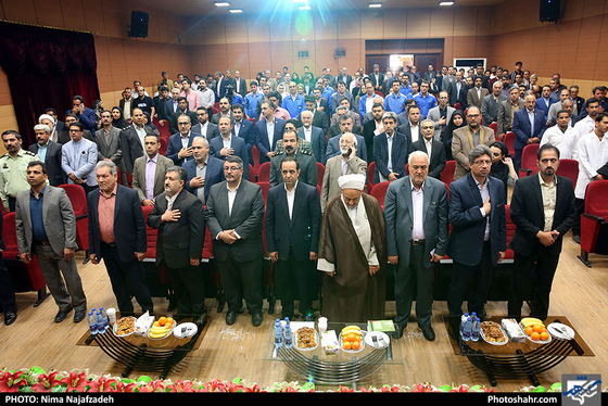 تقدیر از کارگران و واحدهای نمونه استان / عکس: نیما نجف زاده / شهرآرا