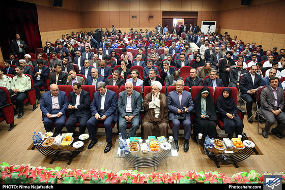 تقدیر از کارگران و واحدهای نمونه استان / عکس: نیما نجف زاده / شهرآرا
