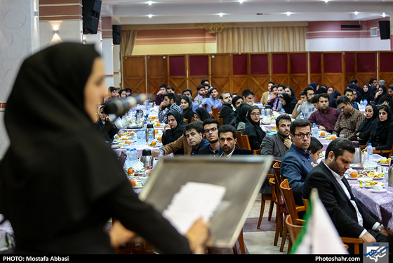 نشست هم اندیشی دبیران سازمان های مردم نهاد جوانان و اعضا شورای شهر با حضور دکتر احمدی معاون وزیر ورزش و جوانان/ عکس: مصطفی عباسی/ شهرآرا