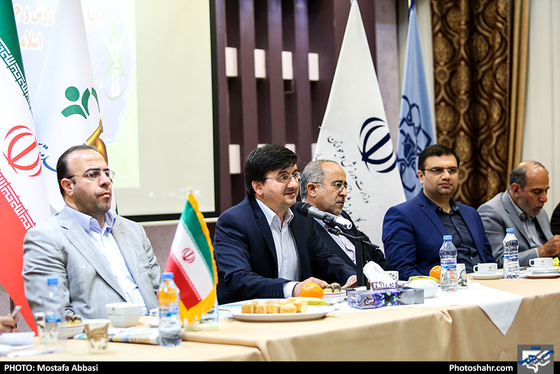 نشست هم اندیشی دبیران سازمان های مردم نهاد جوانان و اعضا شورای شهر با حضور دکتر احمدی معاون وزیر ورزش و جوانان/ عکس: مصطفی عباسی/ شهرآرا