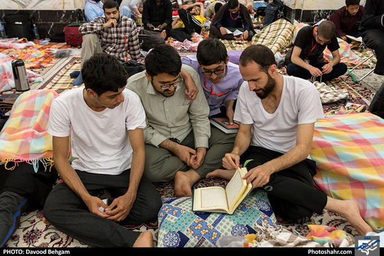 مراسم معنوی اعتکاف در حرم مطهر رضوی / عکس: داود بهگام / شهرآرا