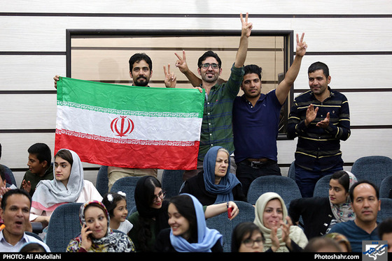 تماشای بازی ایران و اسپانیا / عکس: علی عبدالهی / شهرآرا