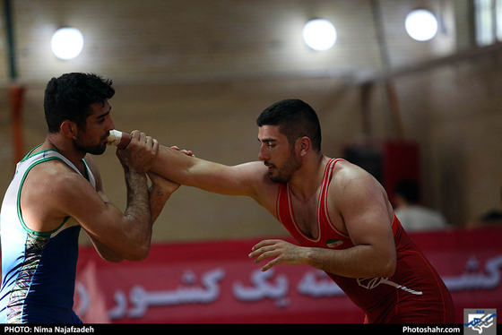 مسابقات لیگ کشتی دسته یک کشور / عکس: نیما نجف زاده /شهرآرا