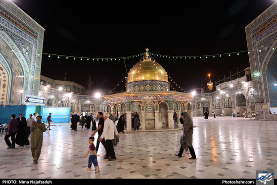 آذین بندی و چراغانی حرم مطهر رضوی به مناسبت دهه کرامت / عکس: نیما نجف زاده / شهرآرا