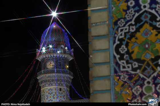 آذین بندی و چراغانی حرم مطهر رضوی به مناسبت دهه کرامت / عکس: نیما نجف زاده / شهرآرا