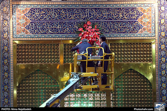 آذین بندی و چراغانی حرم مطهر رضوی به مناسبت دهه کرامت / عکس: نیما نجف زاده / شهرآرا