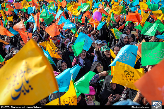 گلباران حرم مطهر رضوی در شب میلاد امام رضا (ع) / عکس: محمدحسن صلواتی / شهرآرا