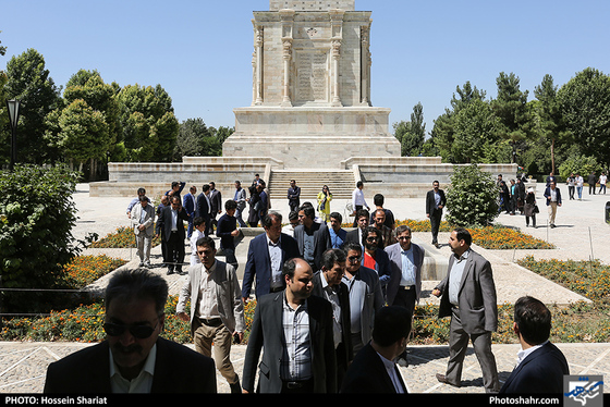 بازدید جمعی از مدیران رسانه های کشور از منطقه تاریخی توس / عکس: حسین شریعت / شهرآرا