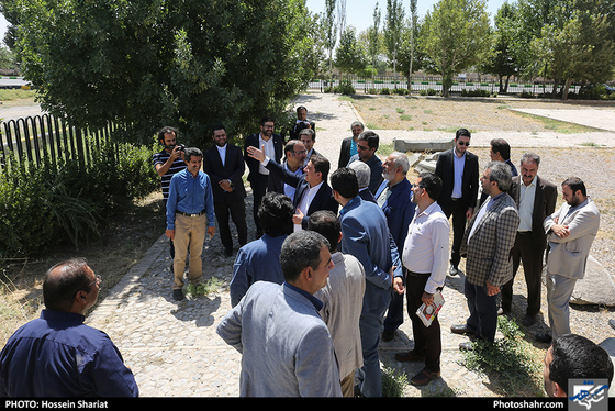 بازدید جمعی از مدیران رسانه های کشور از منطقه تاریخی توس / عکس: حسین شریعت / شهرآرا