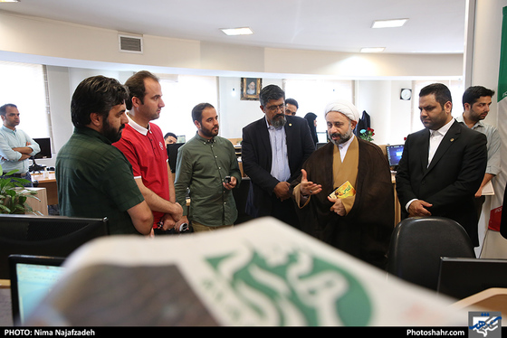 بازدید جمعی از مسئولین شهری از روزنامه شهرآرا به مناسبت روز خبرنگار / عکس: نیما نجف زاده / شهرآرا