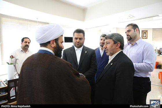 بازدید جمعی از مسئولین شهری از روزنامه شهرآرا به مناسبت روز خبرنگار / عکس: نیما نجف زاده / شهرآرا