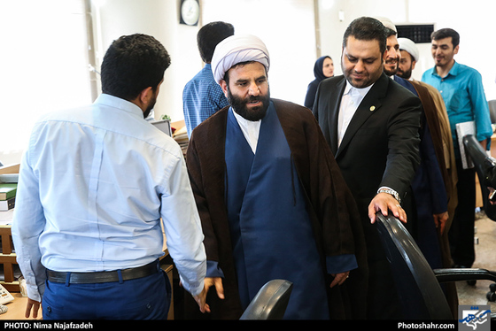 بازدید جمعی از مسئولین شهری از روزنامه شهرآرا به مناسبت روز خبرنگار / عکس: نیما نجف زاده / شهرآرا