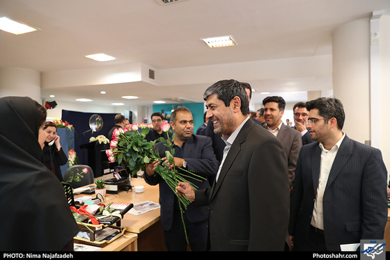 بازدید جمعی از مسئولین شهری از روزنامه شهرآرا به مناسبت روز خبرنگار / عکس: نیما نجف زاده / شهرآرا