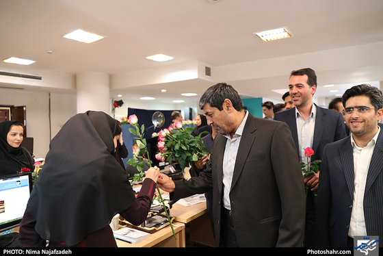 بازدید جمعی از مسئولین شهری از روزنامه شهرآرا به مناسبت روز خبرنگار / عکس: نیما نجف زاده / شهرآرا