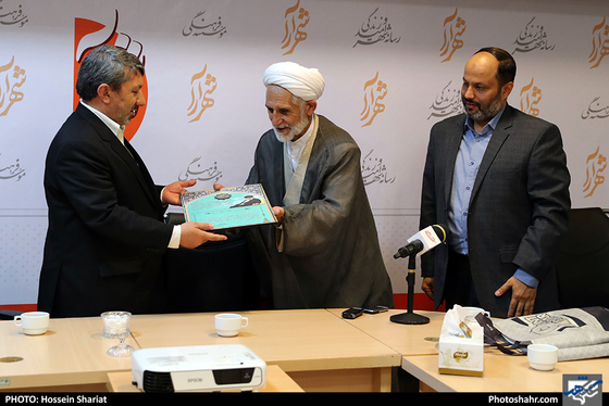 بازدید جمعی از مسئولان از روزنامه شهرآرا در روز خبرنگار / عکس: حسین شریعت / شهرآرا