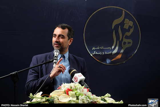 بازدید جمعی از مسئولان از روزنامه شهرآرا در روز خبرنگار / عکس: حسین شریعت / شهرآرا