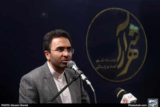 بازدید جمعی از مسئولان از روزنامه شهرآرا در روز خبرنگار / عکس: حسین شریعت / شهرآرا