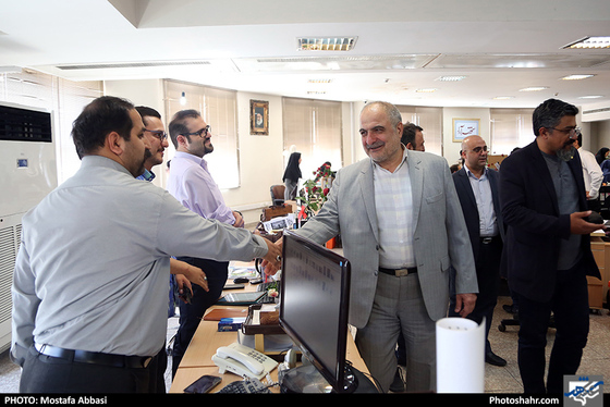 بازدید جمعی از مسئولان از روزنامه شهرآرا در روز خبرنگار / عکس: مصطفی عباسی / شهرآرا