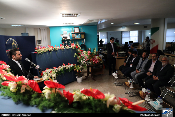 بازدید جمعی از مسئولان از روزنامه شهرآرا در روز خبرنگار / عکس: حسین شریعت / شهرآرا
