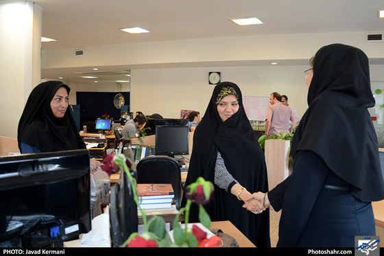 بازدید جمعی از مسئولین شهری از روزنامه شهرآرا به مناسبت روز خبرنگار- 4 / شهرآرا