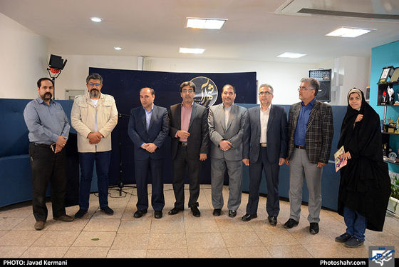 بازدید جمعی از مسئولین شهری از روزنامه شهرآرا به مناسبت روز خبرنگار- 4 / شهرآرا