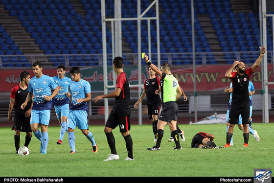 بازی تیم های سیاه جامگان و خونه به خونه از سری مسابقات دسته اول فوتبال کشور / عکس: محسن بخشنده / شهرآرا
