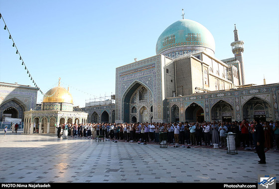 نماز عید قربان در حرم مطهر رضوی‎ / عکس: نیما نجف زاده / شهرآرا