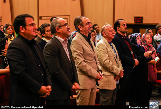 نمایش چند مسافر / عکس: محمد جواد آبجوشک / شهرآرا