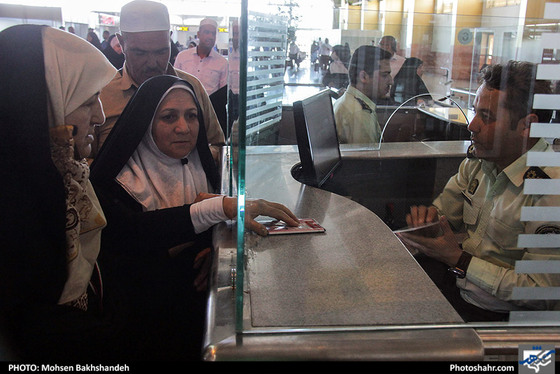 بازگشت نخستین گروه حجاج خراسانی به مشهد / عکس: محسن بخشنده / شهرآرا