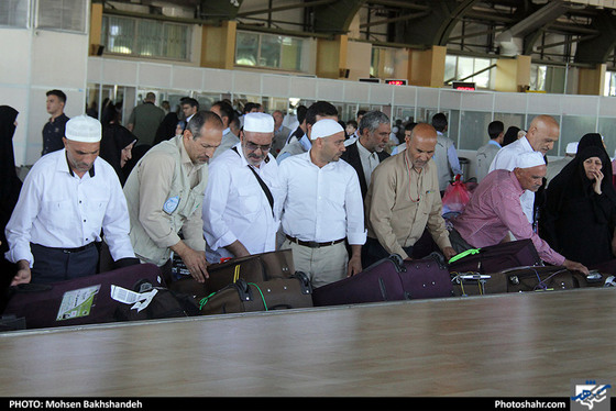 بازگشت نخستین گروه حجاج خراسانی به مشهد / عکس: محسن بخشنده / شهرآرا